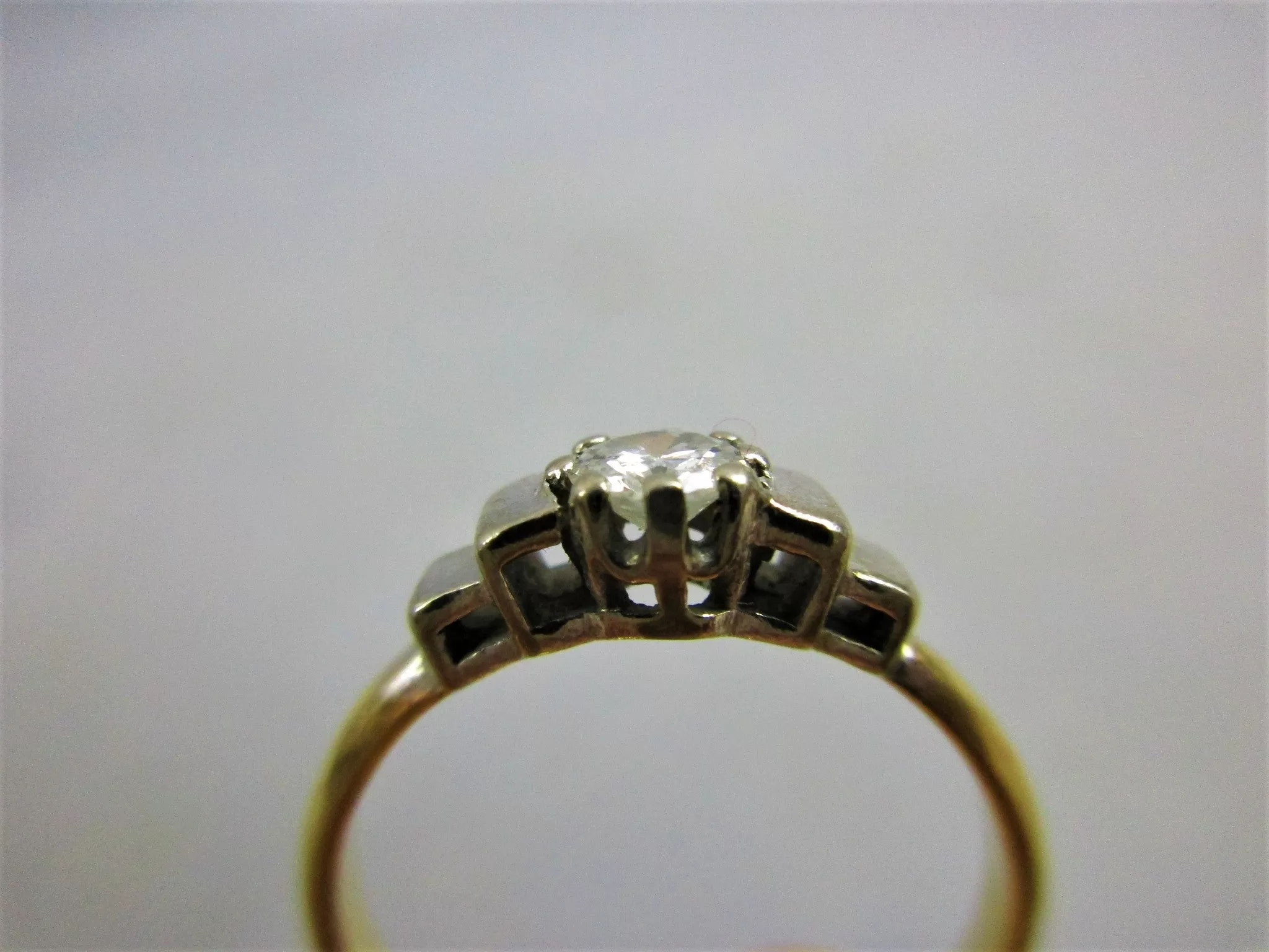 18k Gold & Silver Stepped Shoulder Diamond Solitaire Ring Antique Art Deco c1930