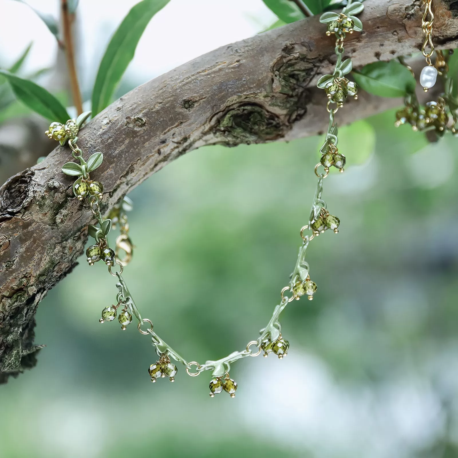 Chokeberry Necklace