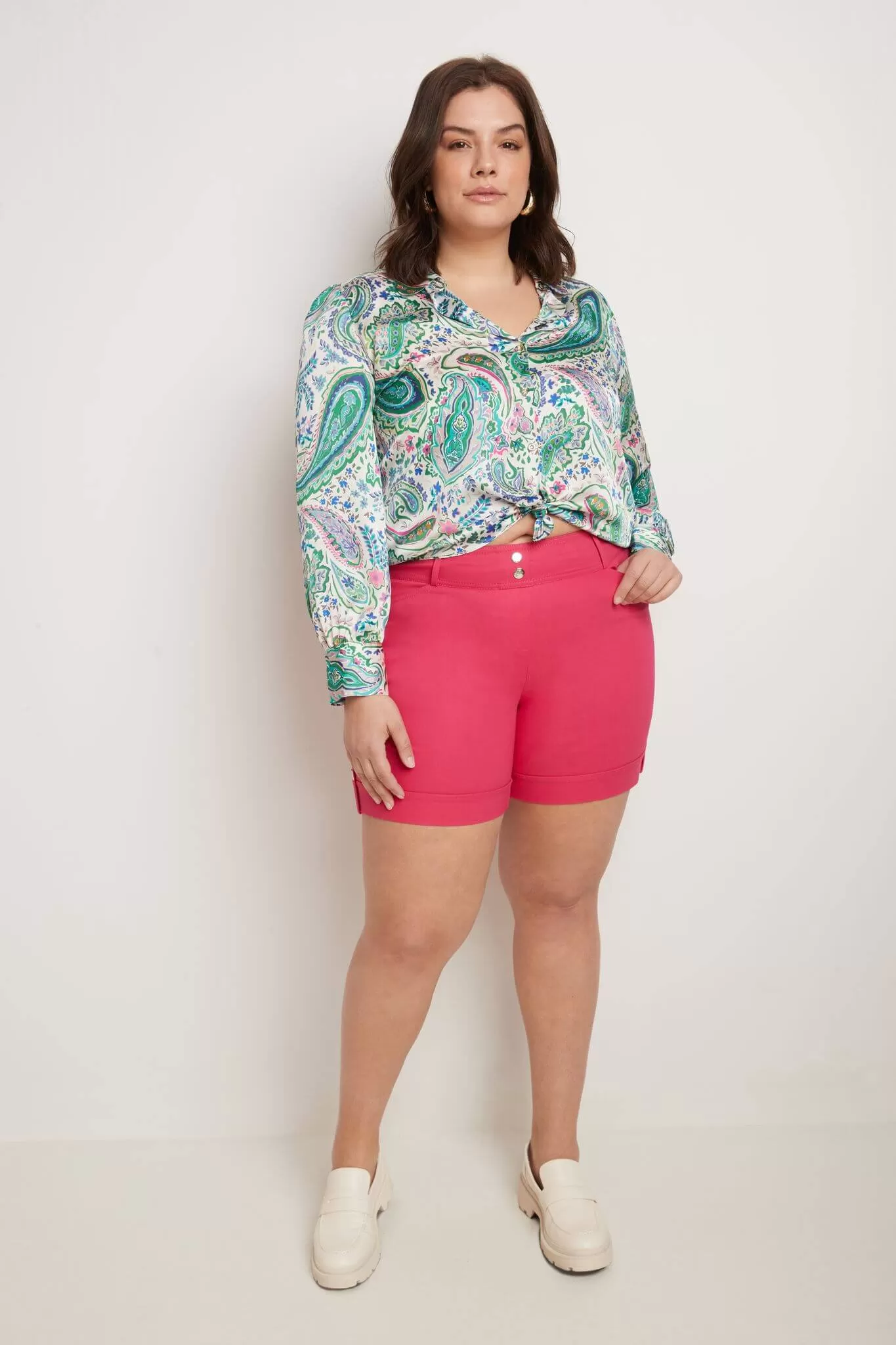 Curvy Plus Size 6” Shorts with Slimming Cuff