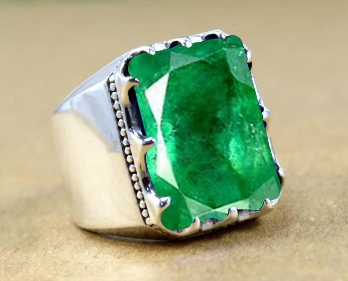 Emerald Claw Setting Green Stone Ring, 925 Sterling Silver, May Birthstone, Gift for Her