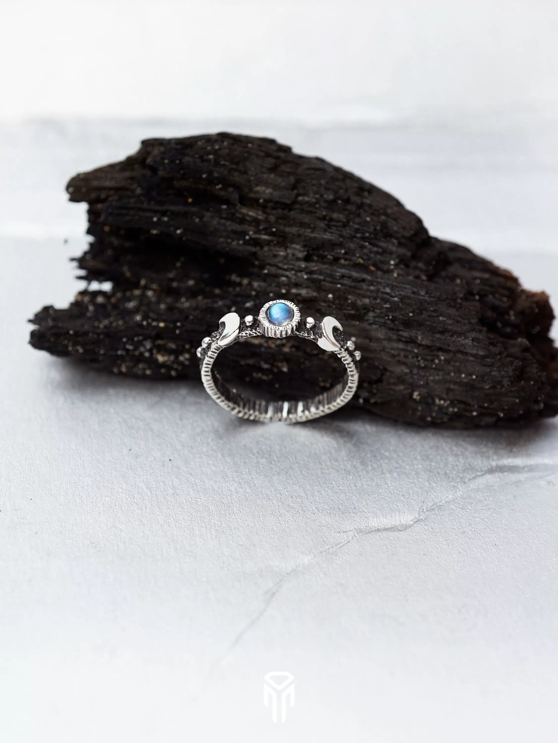 LALUNA | Moonstone silver ring