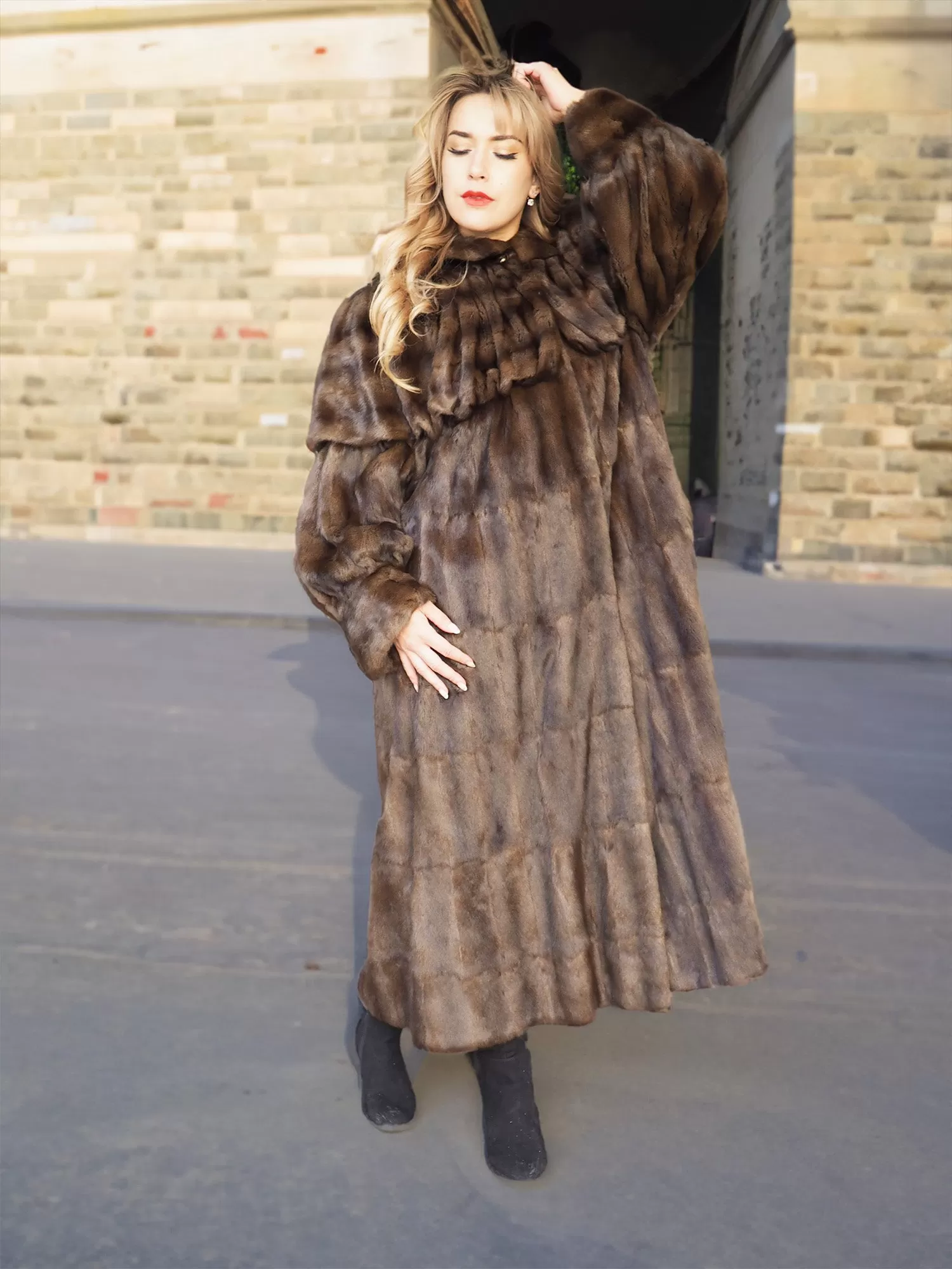 Luxurious Designer Russian Squirrel Fur Coat Coats By Giuliana Teso M/L 50" Long