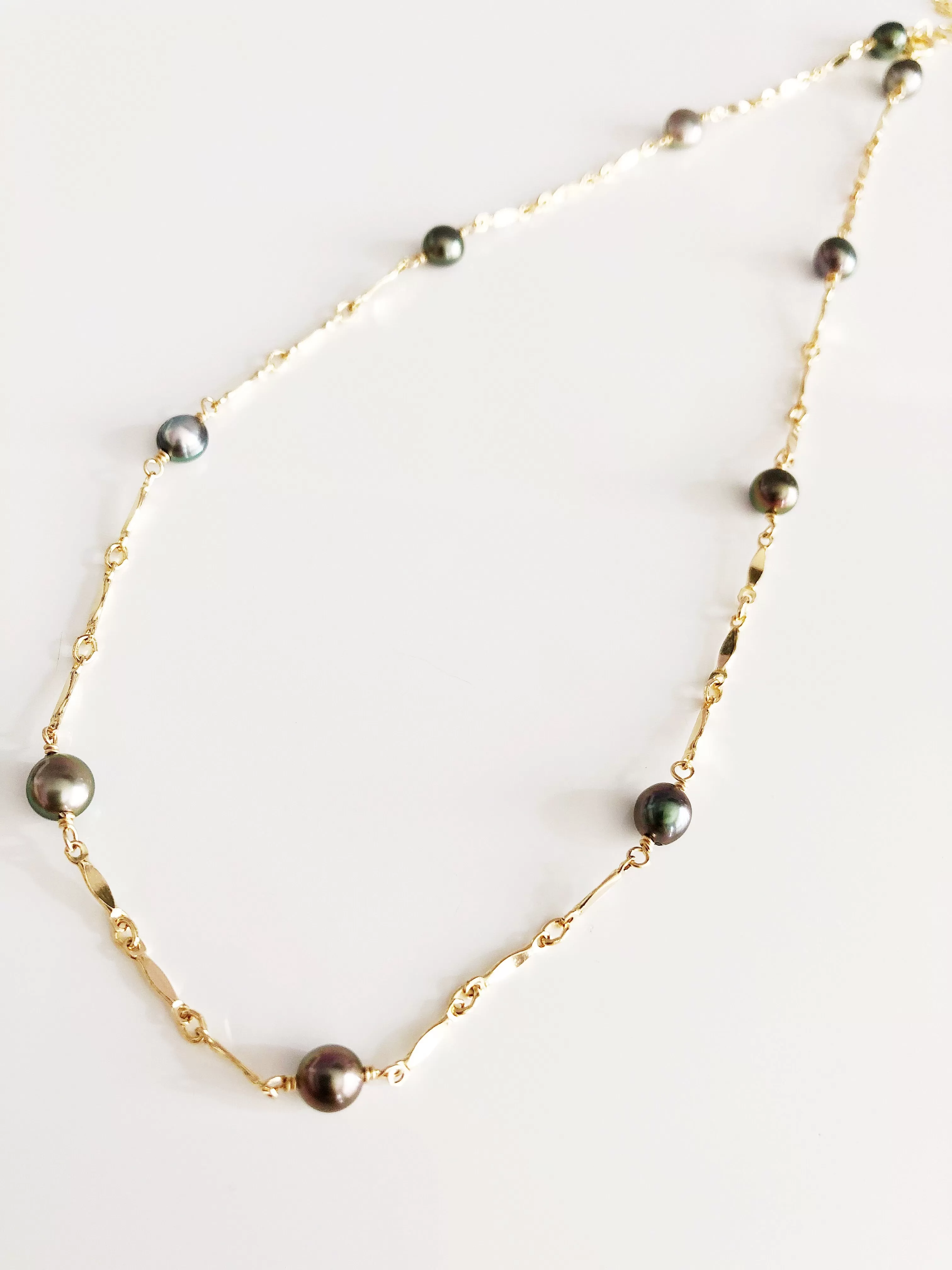 Necklace NORI - Keshi tahitian pearls (N282)