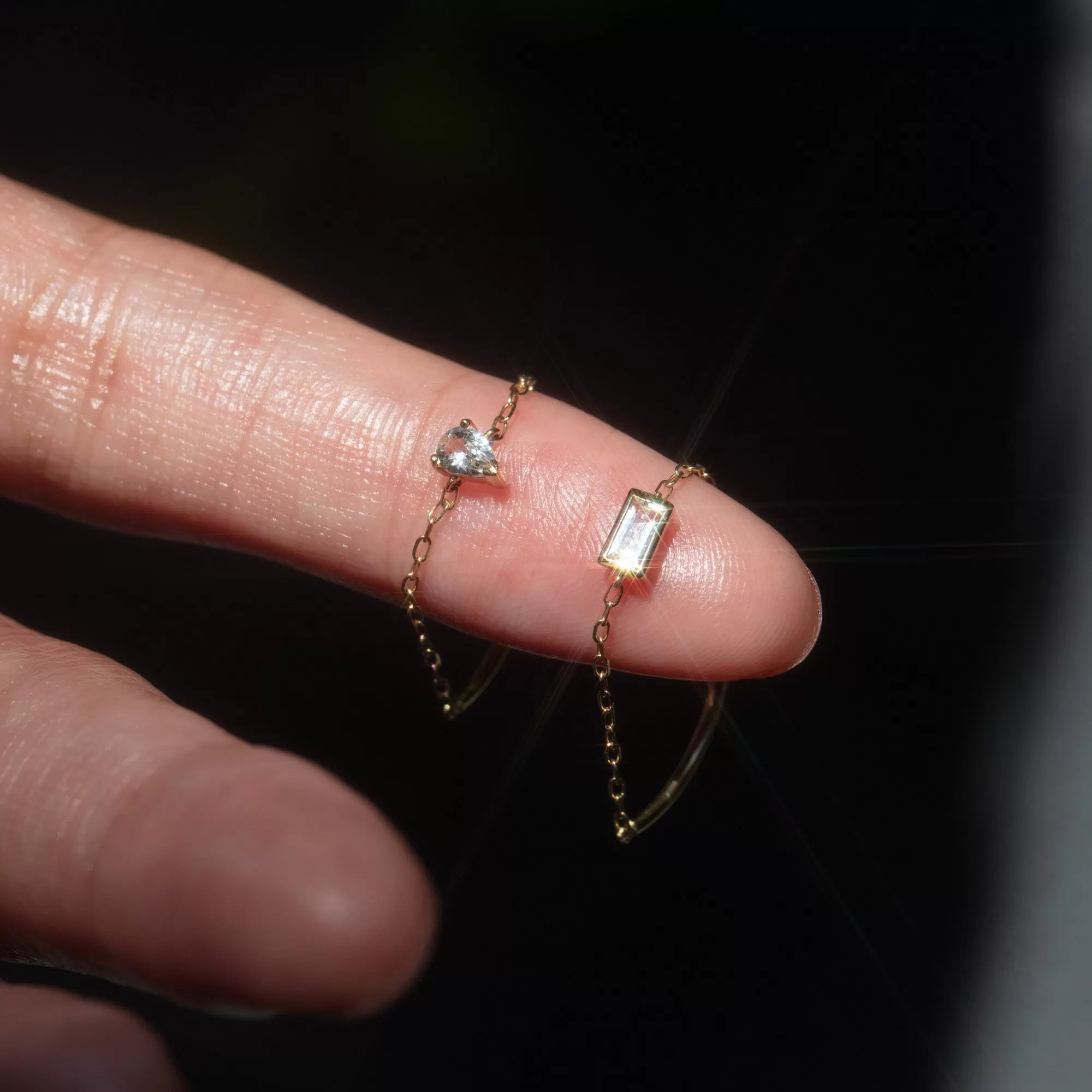 Solid Gold White Topaz Pear Chain Ring