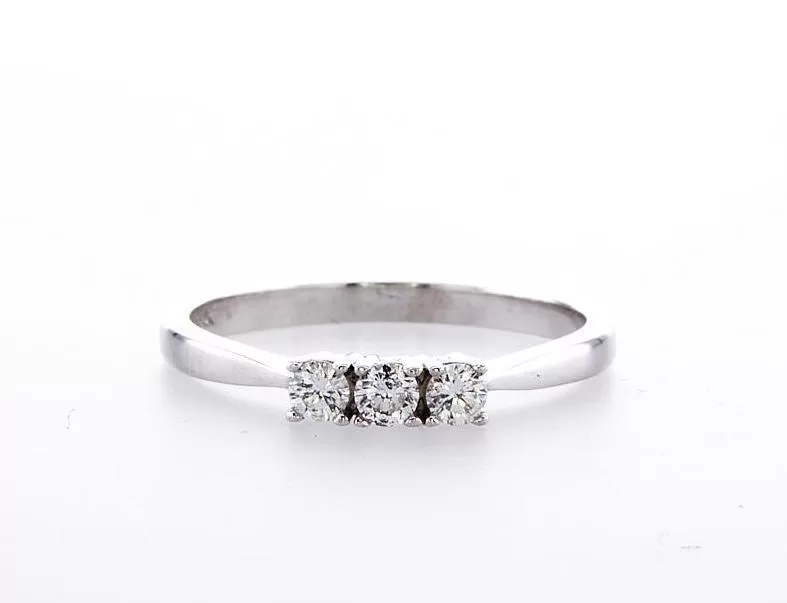 Three Stone Diamond Ring (0.25Ctw)