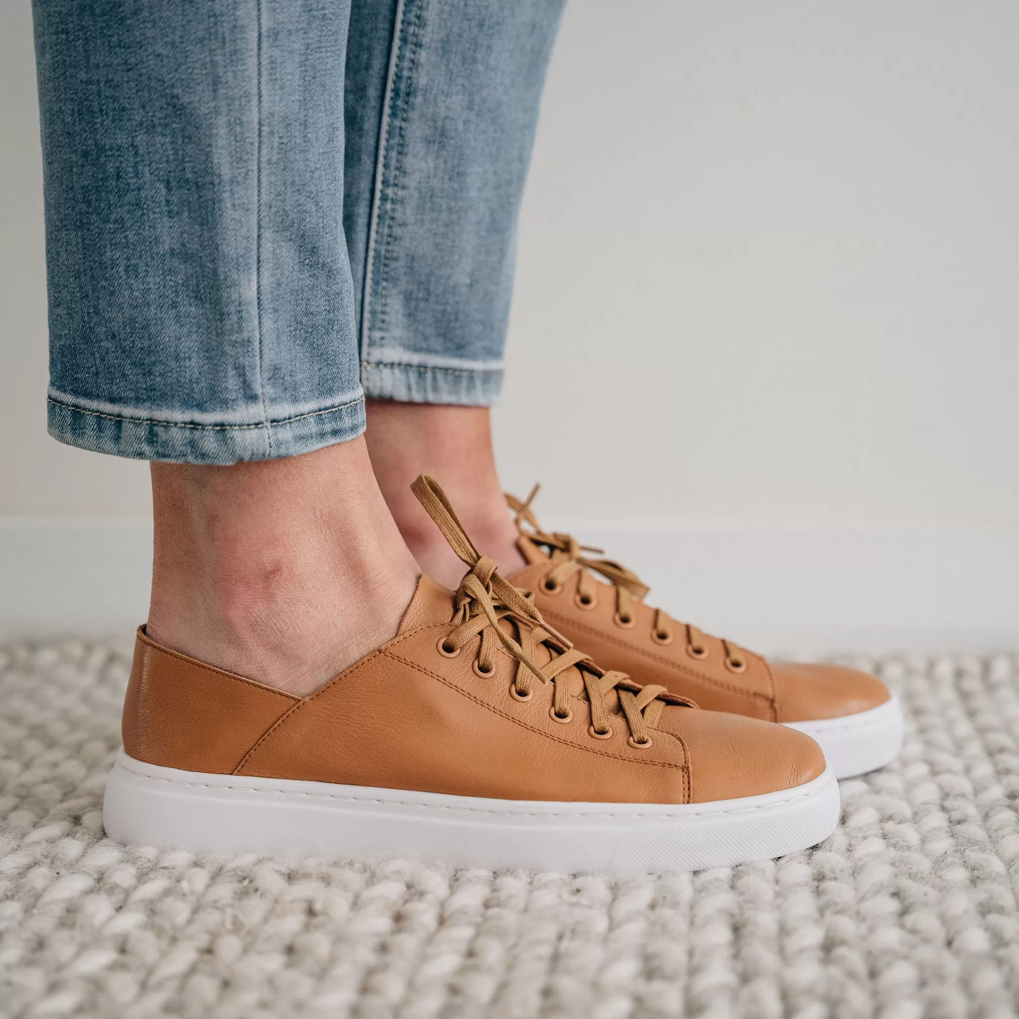 Tilly kicks - tan