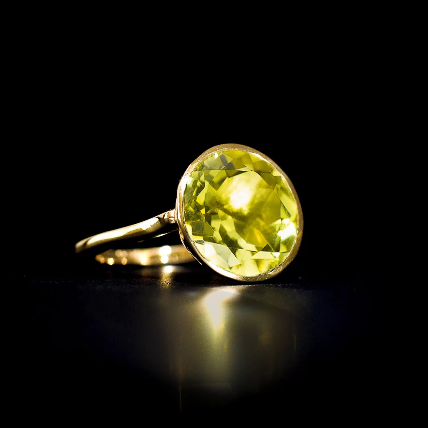 Vegas Gemstone Ring Gold