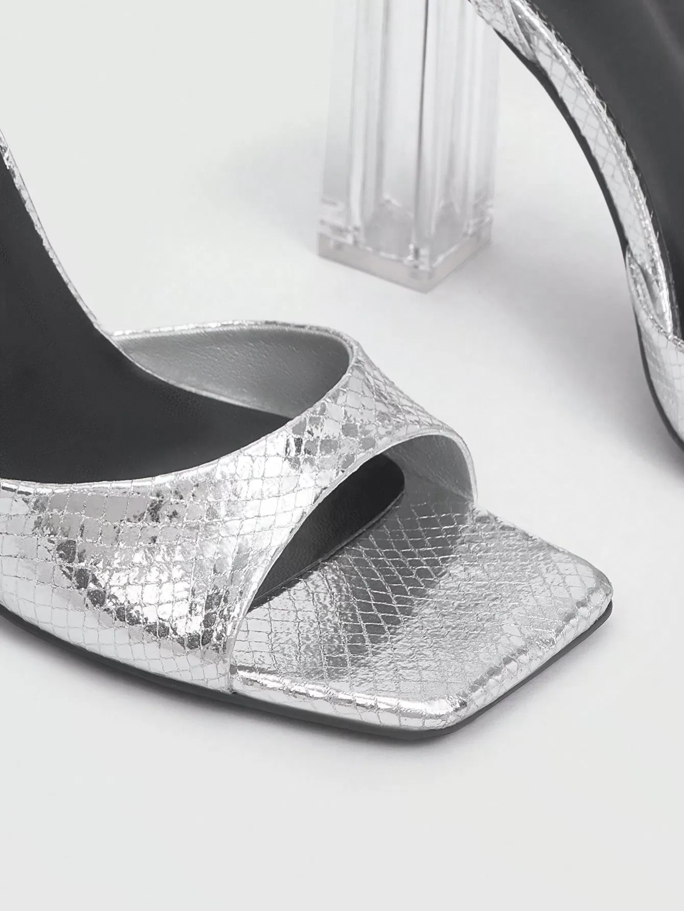 Woman Shoes Fashionable Clear Heel & Silver High-Heel Sandals For Spring And Summer